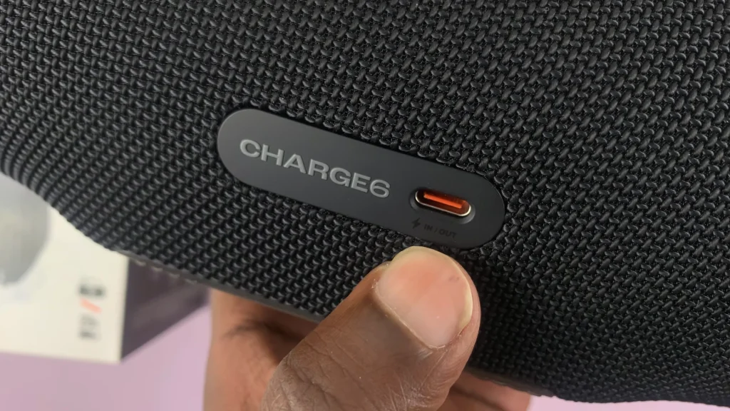 JBL Charge 6 IN/OUT USB-C Port