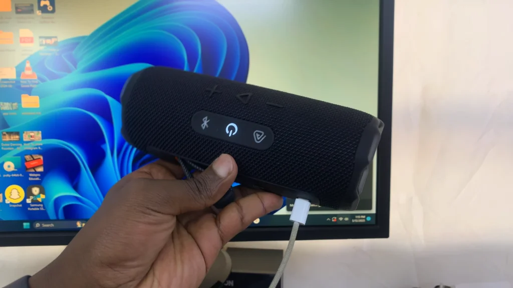 How To Connect JBL Flip 7 To Windows PC / Laptop Using Cable