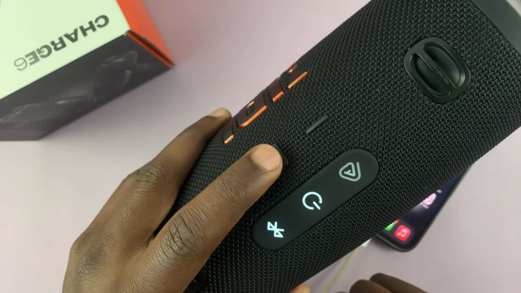 JBL charge 6 Play/Pause Button