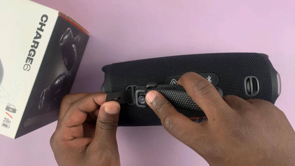 How To Attach Looped Handle On JBL Charge 6