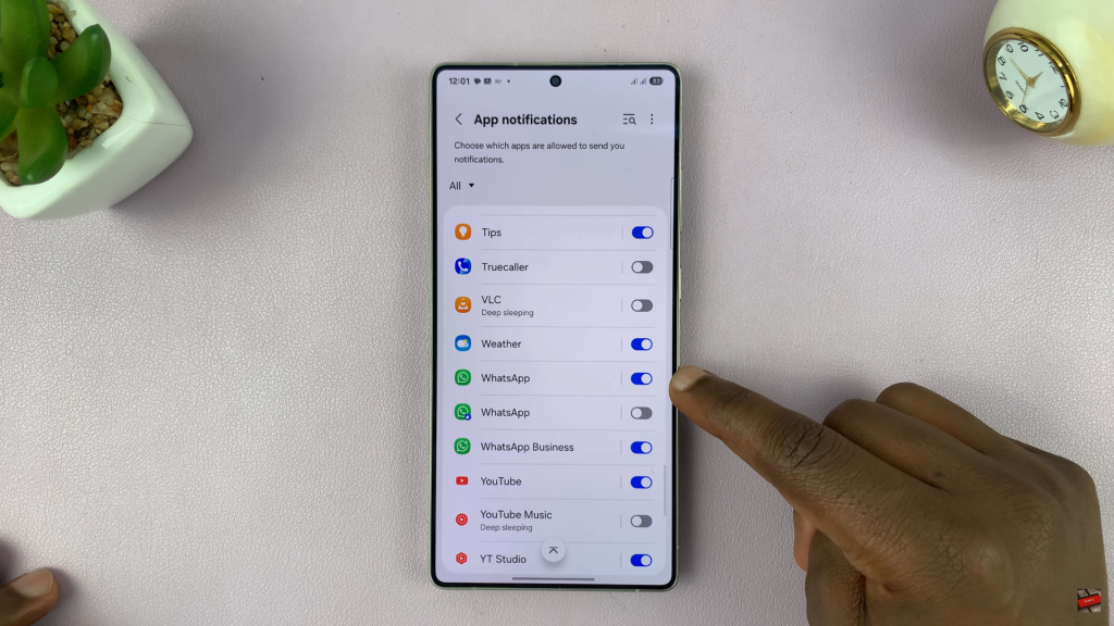How To Disable WhatsApp Notifications On Samsung Galaxy S25 / S25 Ultra