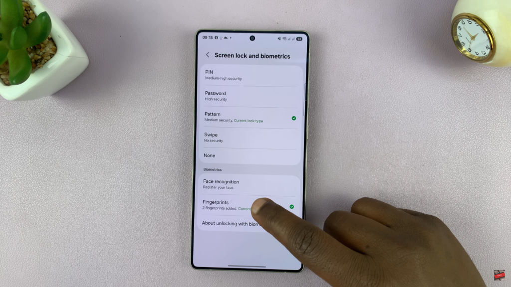 How To Hide Fingerprint Icon On AOD Of Samsung Galaxy S25 / S25 Ultra