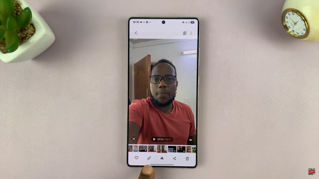 How To Mute a Video On Samsung Galaxy S25 / S25 Ultra