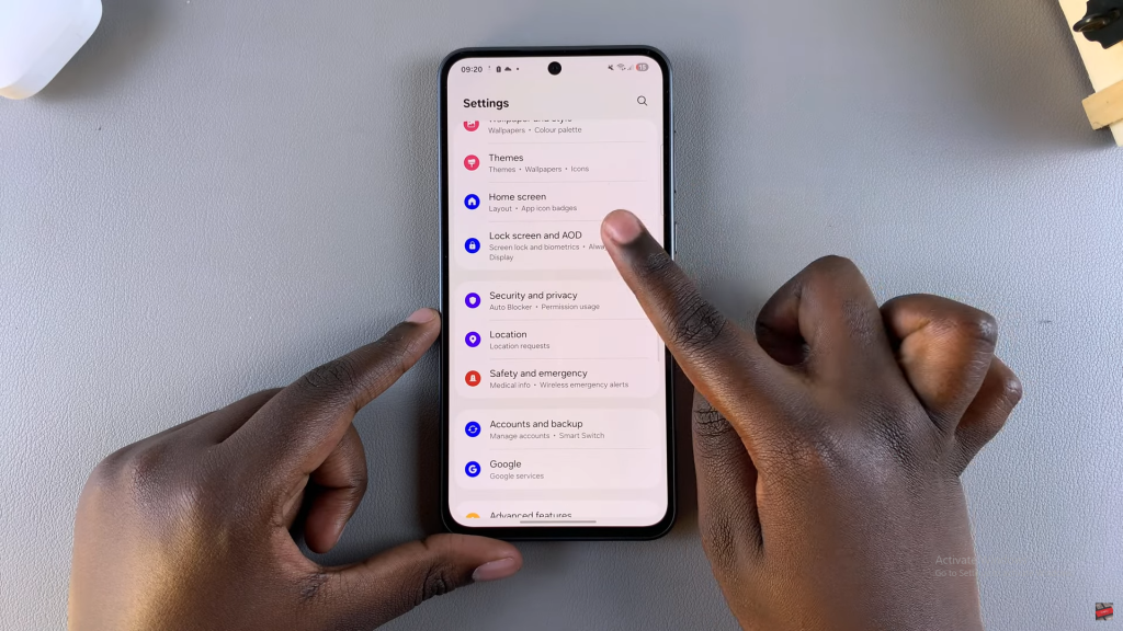 Add Analog Clock To Lock Screen Of Samsung Galaxy A36/A56/A26