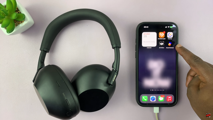 How To Pause Music When Headphones are Removed On Sony WH 1000XM6 Headphones