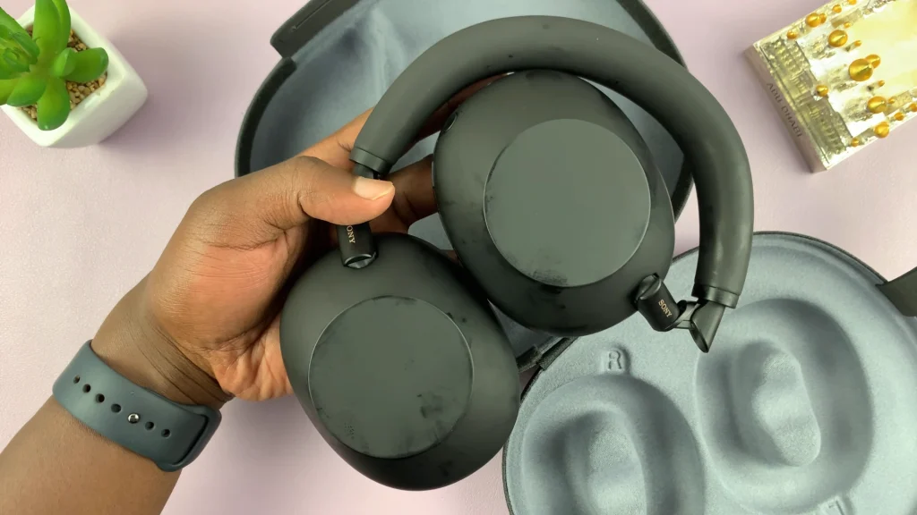 How To Fold Sony WH 1000XM6 Headphones In Case