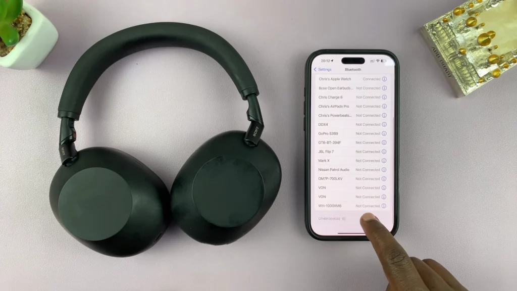Power OFF Sony WH-1000XM6 Headphones