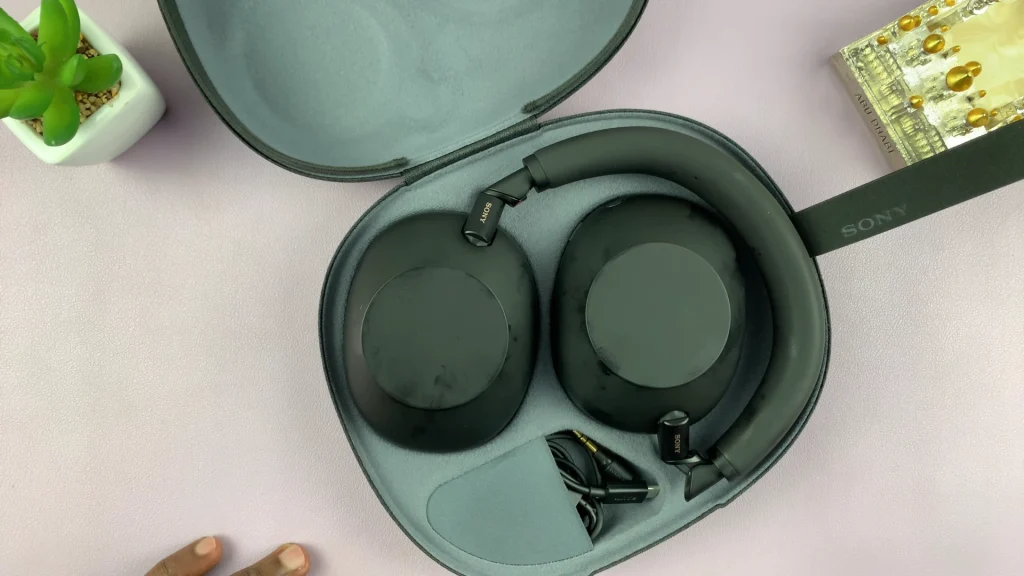 Pack Sony WH 1000XM6 Headphones In Case